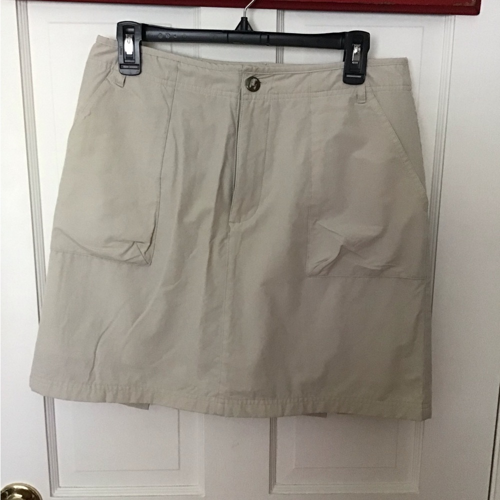 Women's Beige Skort for golf/pickelball